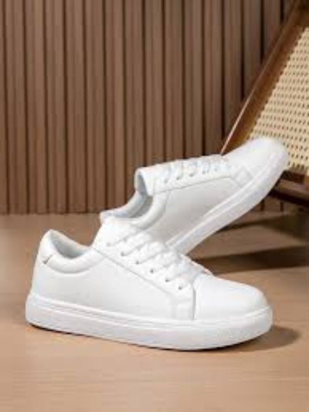 72-NEW IN BOX BLONDO VENNA LEATHER SNEAKERS - Picture 6 of 7